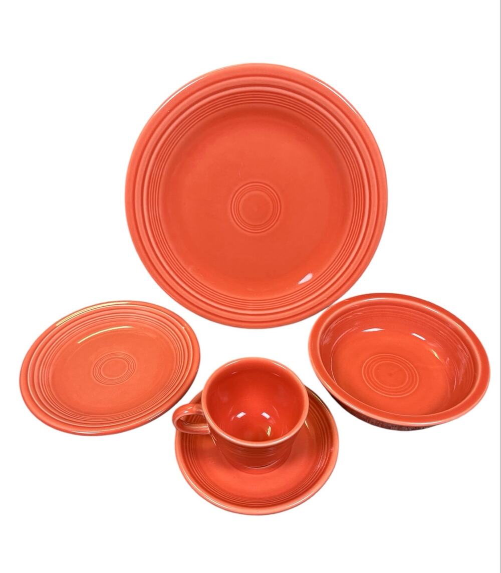 Fiestaware HLC Five 5 Piece Dinnerware Set Orange Tangerine Vtg Place Setting